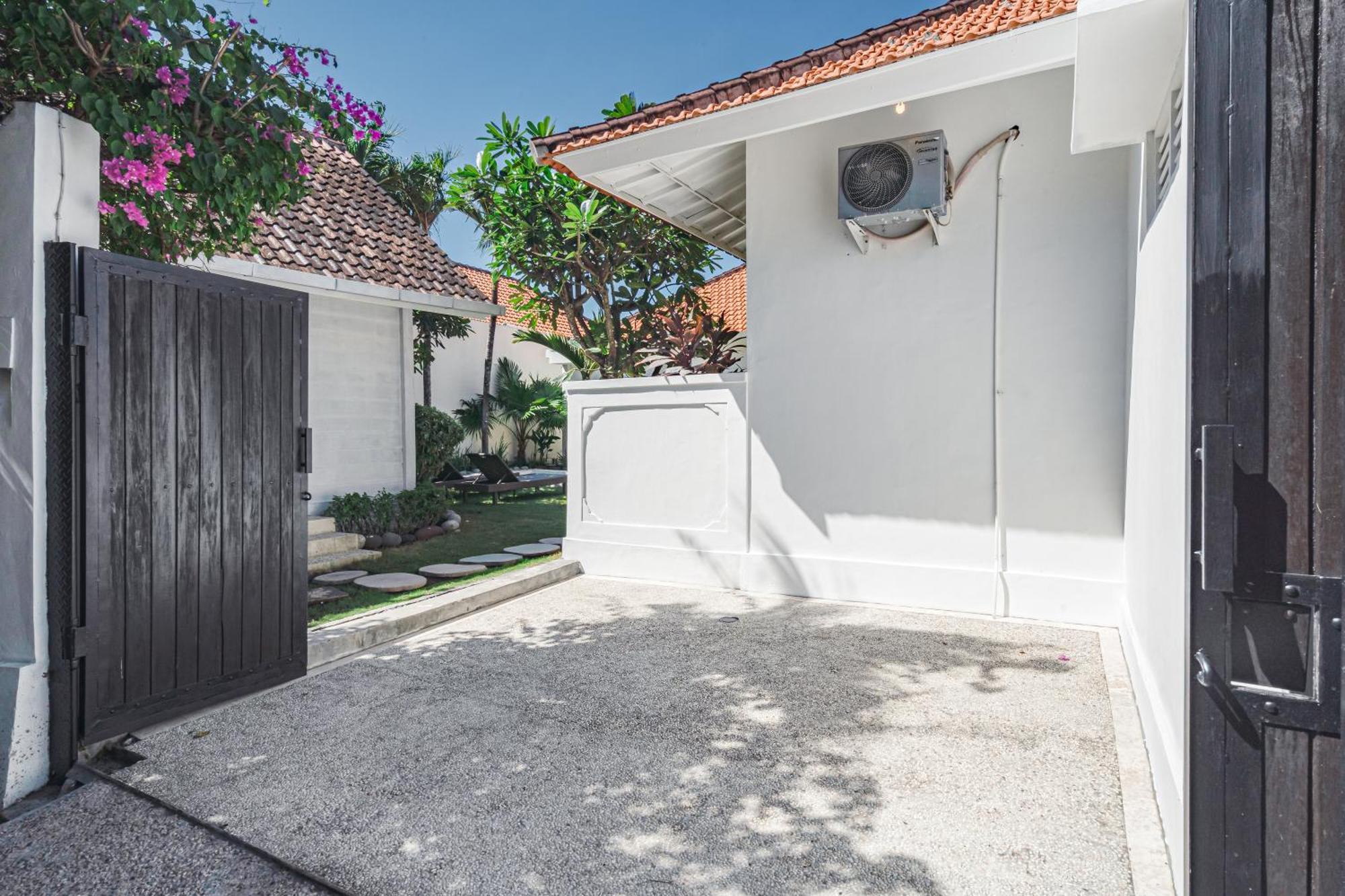 Green Garden Seminyak Villa Dış mekan fotoğraf