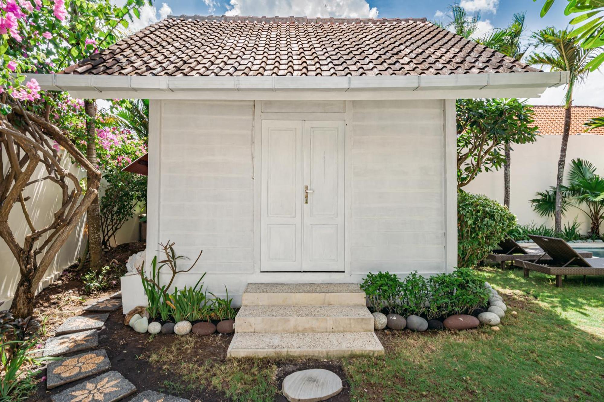 Green Garden Seminyak Villa Dış mekan fotoğraf